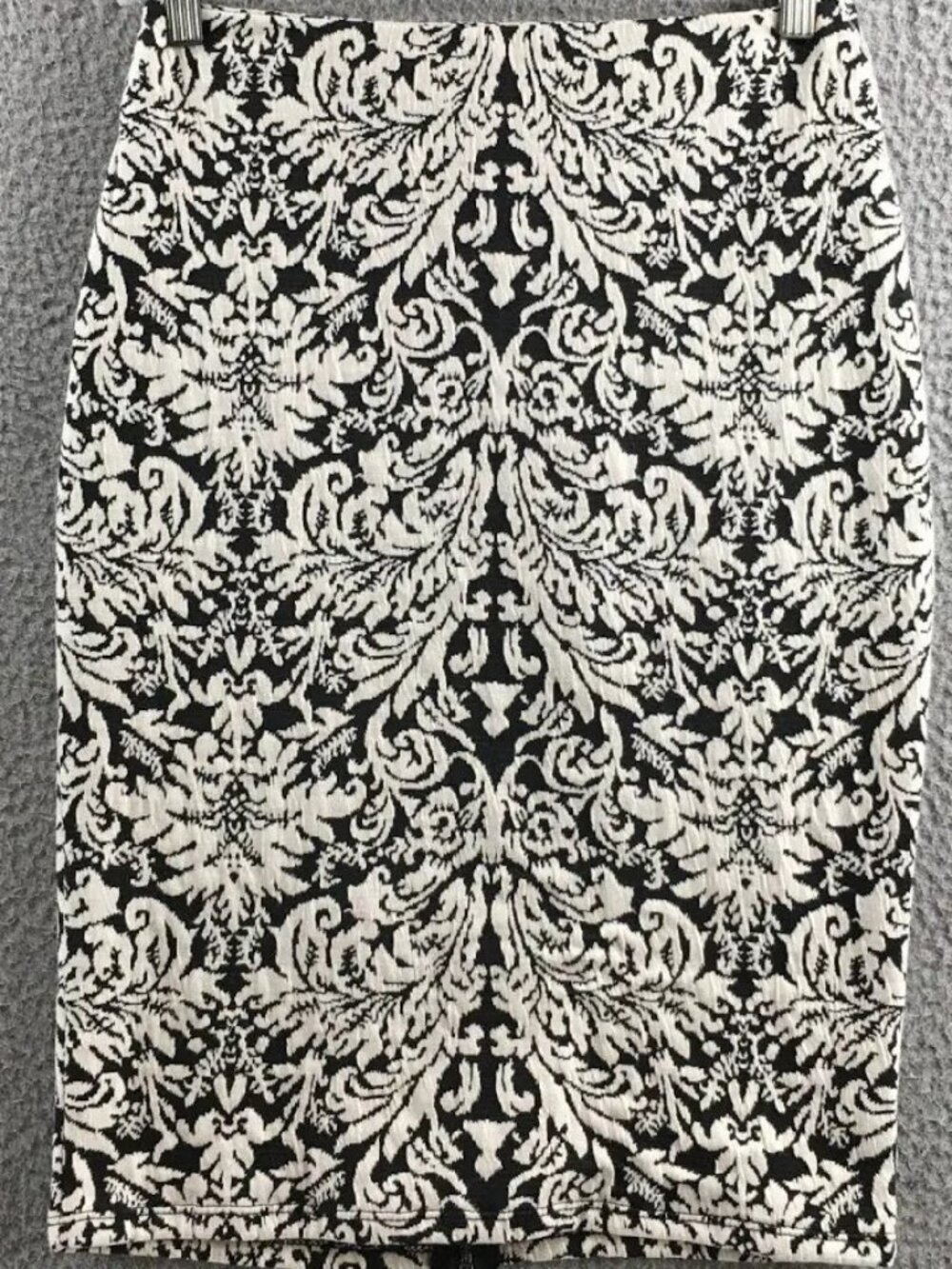 Women's Black and White Damask Print Pencil Skirt